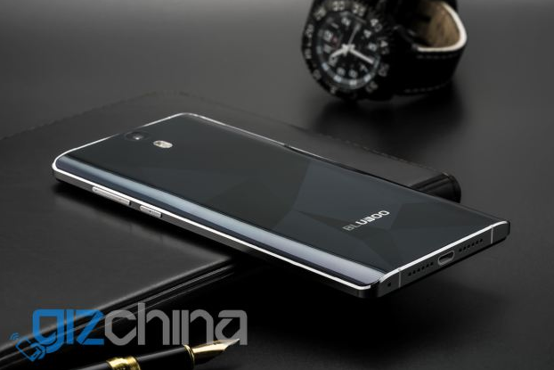 Bluboo Xtouch: sensore Sony 16MP, RAM, 3050 200$!